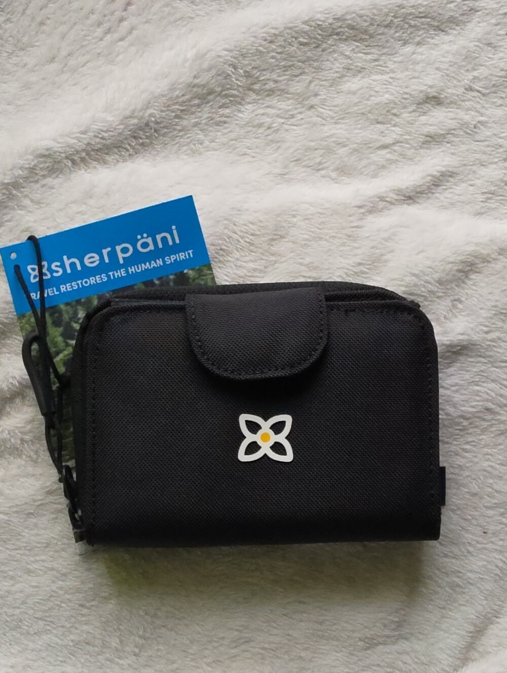 NWT Sherpani Black Barcelona Travel Wallet In Raven